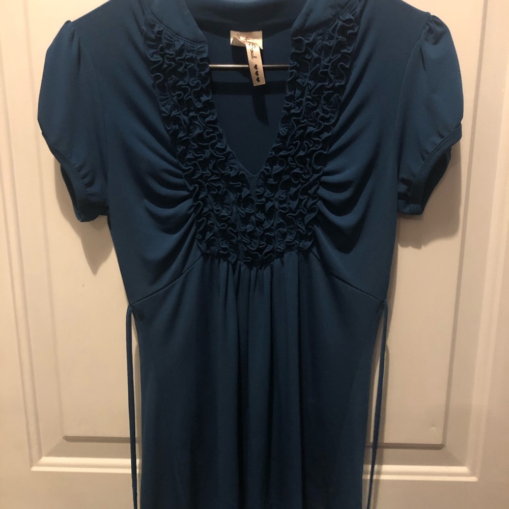 Juniors casual top size large